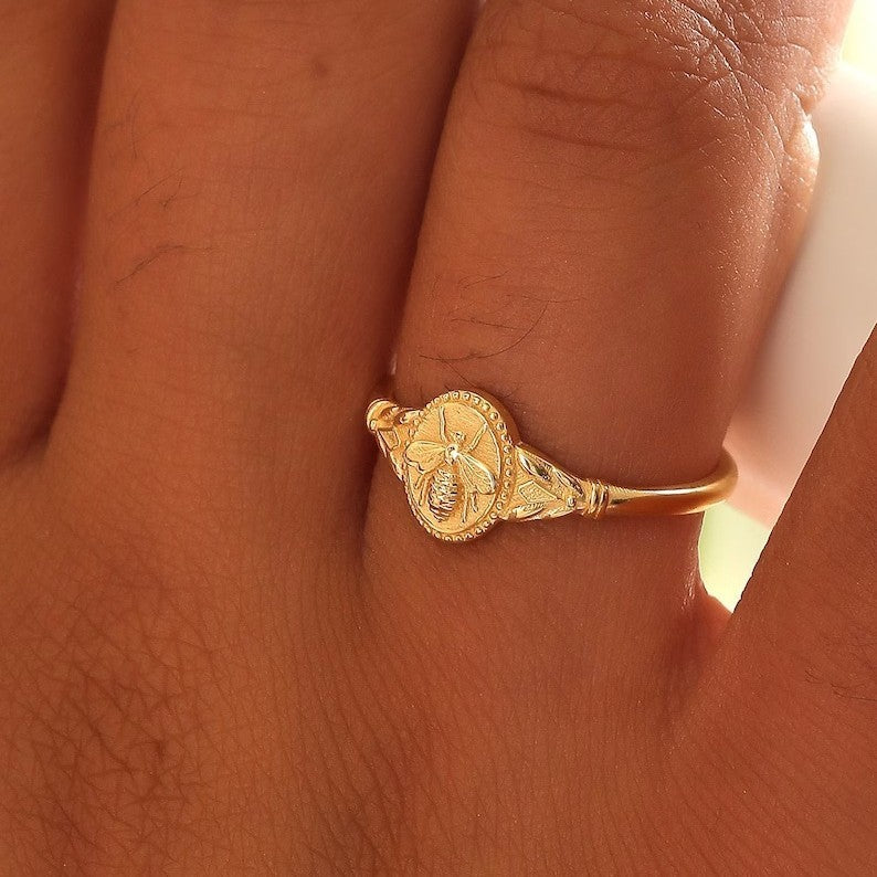 Light-luxury Seal-ring Shape Ring Fashionable Everyday Minimalist