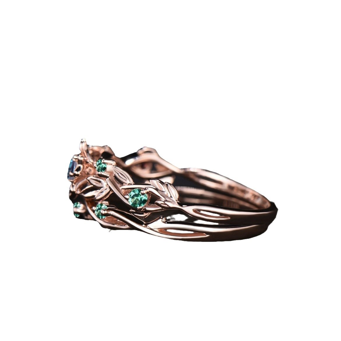 New Womens Ring With A Flower Design