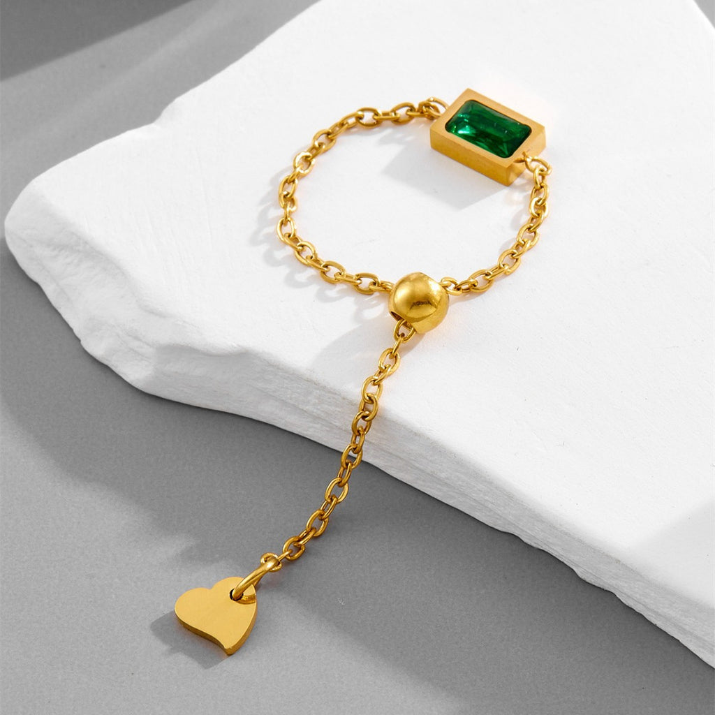 Fashionable And Elegant Green Square-cut Diamond Ring