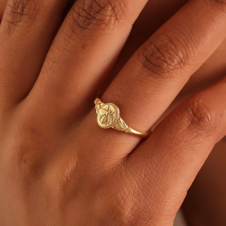 Light-luxury Seal-ring Shape Ring Fashionable Everyday Minimalist